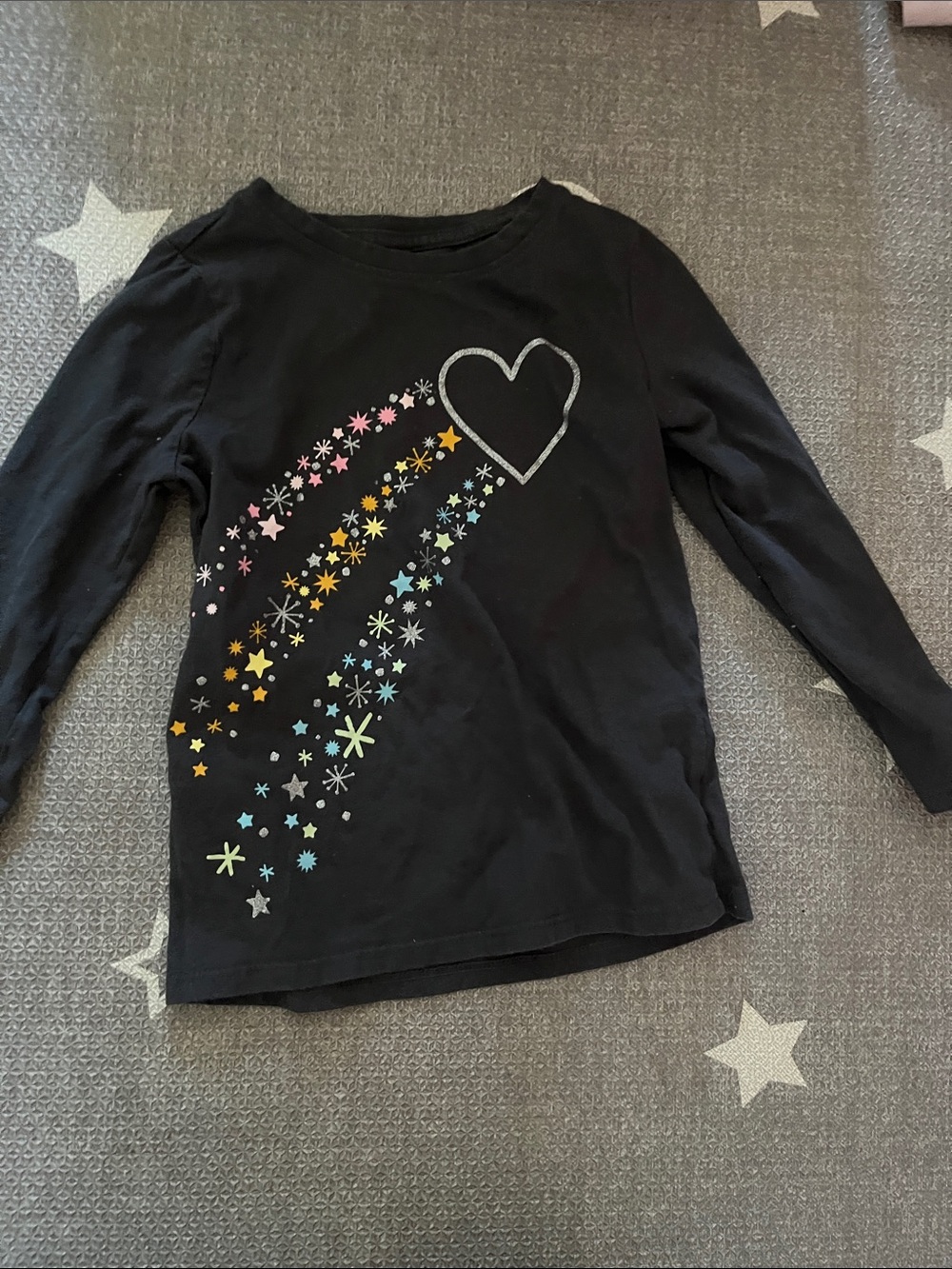 Size 4/5 kids Long-Sleeve Tee with Silver Heart Star Trail Preloved must bundle